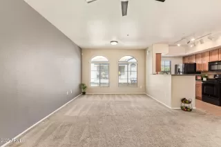 Photo #4: 6921811 Listing