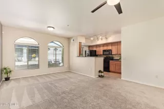 Photo #5: 6921811 Listing