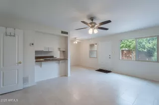 Photo #3: 6921830 Listing