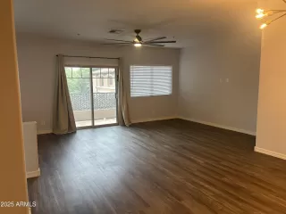 Photo #4: 6921850 Listing