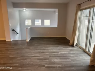 Photo #6: 6921850 Listing