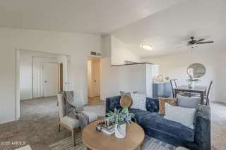 Photo #5: 6921879 Listing 