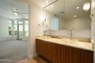 Photo #6: 6922037 Listing