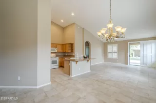 Photo #6: 6922117 Listing 