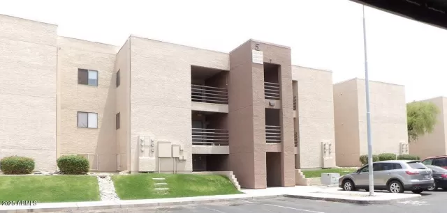 MLS: 6922151 Condo For Sale