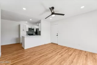 Photo #2: 6922181 Listing 