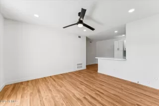 Photo #3: 6922181 Listing 