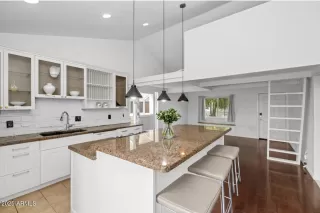 Photo #2: 6922392 Listing 