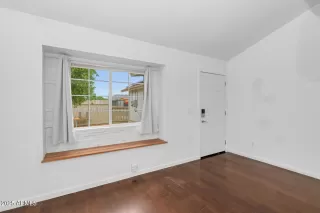 Photo #6: 6922392 Listing 