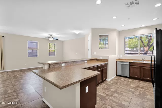 MLS: 6922579 Condo For Sale