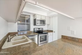 Photo #3: 6922605 Listing