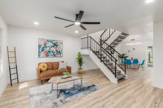 MLS: 6922663 Condo For Sale