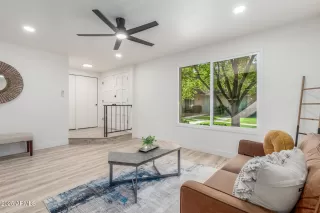 Photo #3: 6922663 Listing 