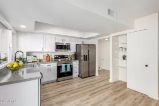 Photo #6: 6922663 Listing 