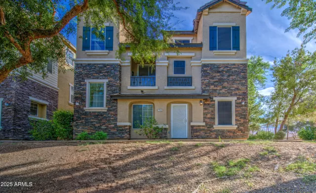 MLS: 6922682 Condo For Sale