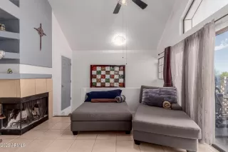 Photo #4: 6922701 Listing