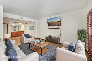 Photo #3: 6923152 Listing