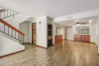 Photo #4: 6923152 Listing