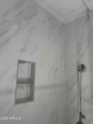 Photo #4: 6923314 Listing