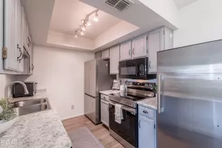 Photo #5: 6923359 Listing