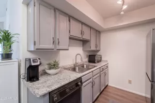 Photo #6: 6923359 Listing