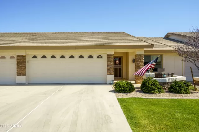 MLS: 6923404 Condo For Sale