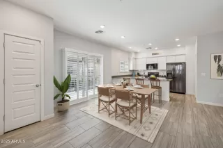 Photo #5: 6923693 Listing 