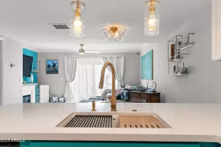 Photo #4: 6923803 Listing 