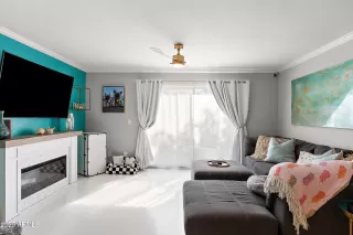 Photo #5: 6923803 Listing 