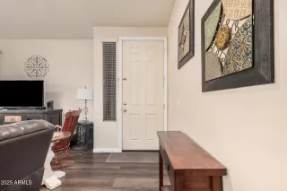 Photo #4: 6924049 Listing