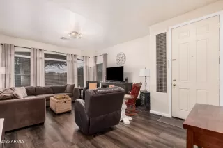 Photo #6: 6924049 Listing