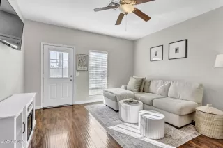 Photo #4: 6924190 Listing 