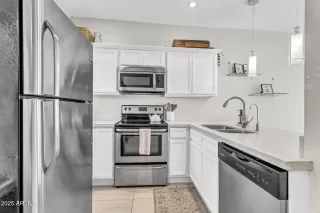 Photo #6: 6924190 Listing 