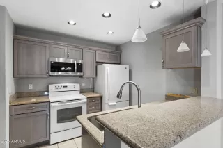 Photo #3: 6924244 Listing