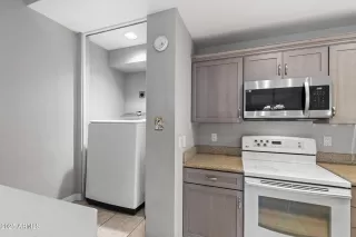 Photo #6: 6924244 Listing