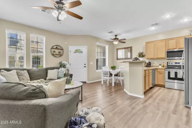 MLS: 6924260 Condo For Sale