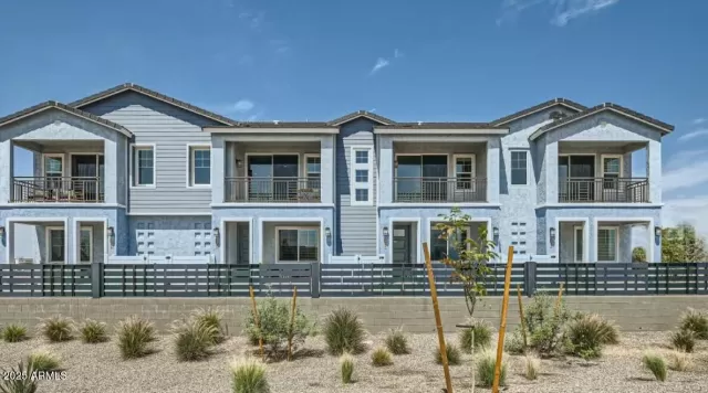 MLS: 6924536 Condo For Sale