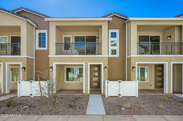 MLS: 6924543 Condo For Sale