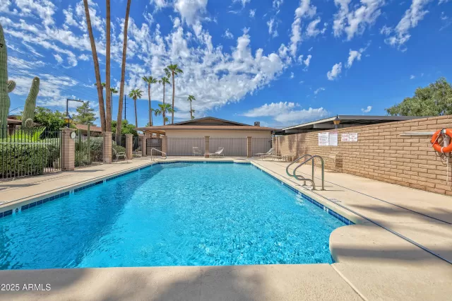 MLS: 6924547 Condo For Sale