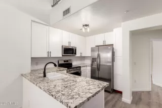 Photo #3: 6924650 Listing 