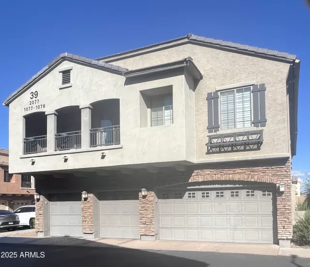 MLS: 6924702 Condo For Sale