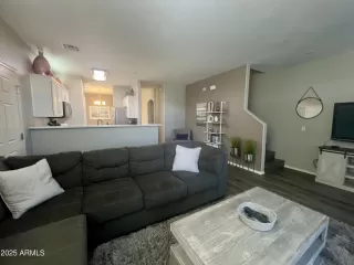 Photo #3: 6924702 Listing