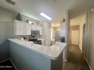 Photo #4: 6924702 Listing