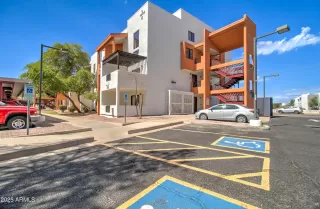 More Details about MLS # 6924835 : 1005 E 8TH STREET#3015