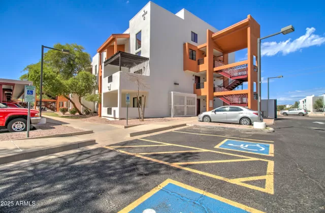 MLS: 6924835 Condo For Sale