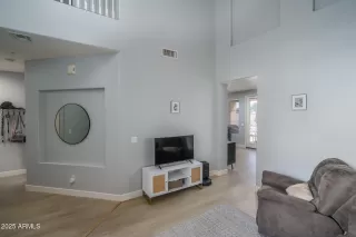 Photo #5: 6924873 Listing 