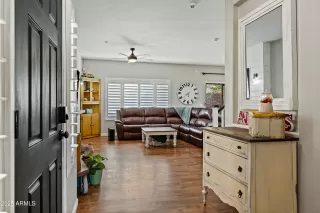 Photo #5: 6924961 Listing