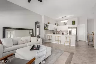 Photo #4: 6924983 Listing 