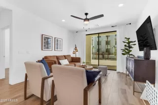 Photo #3: 6925202 Listing 