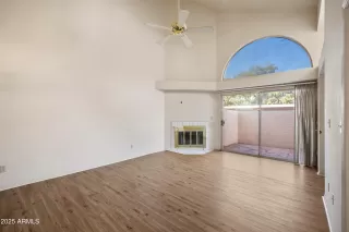 Photo #3: 6925344 Listing